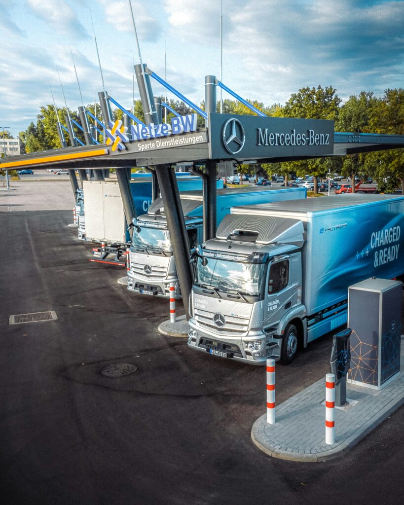 Charging station for trucks